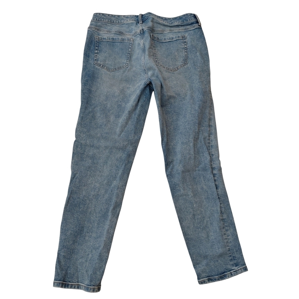 torrid Light Wash Boyfriend Jeans - Picture 2 of 7